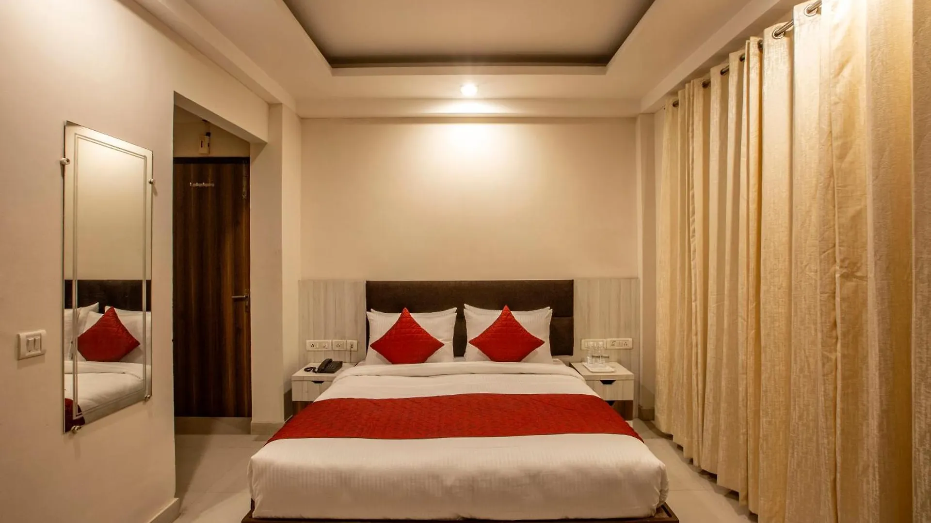 Green Lotus Sai International Delhi  Hotel